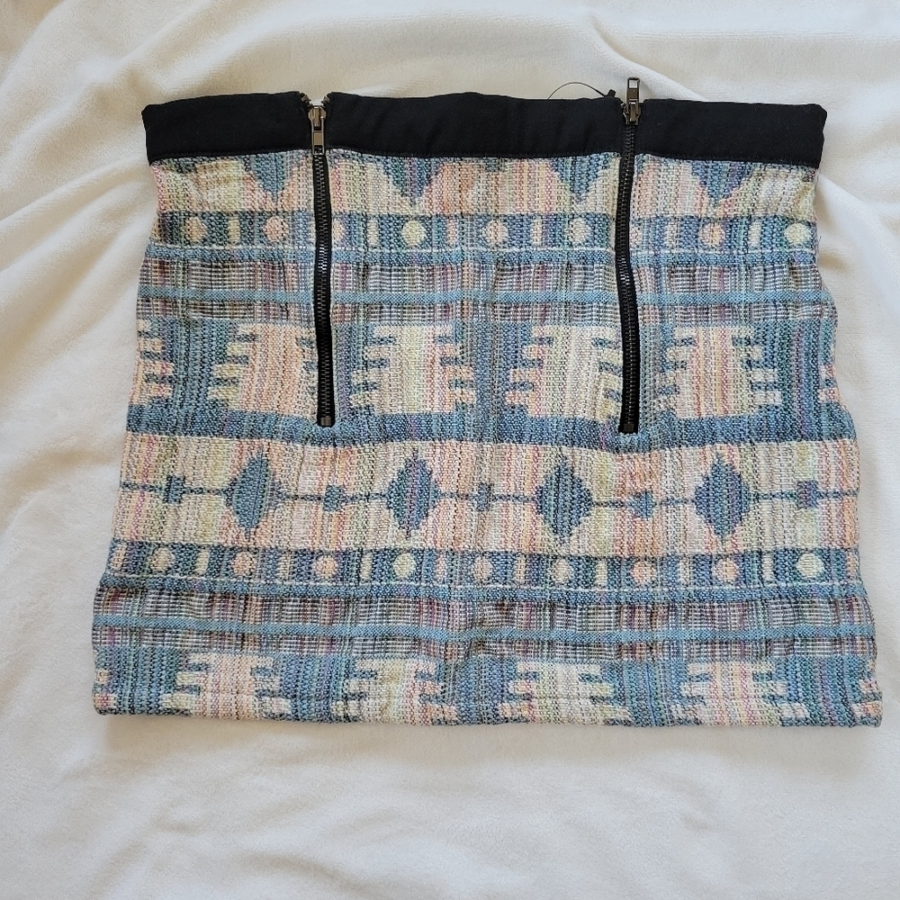 Snooki Love NWOT multi-color aztec mini skirt S